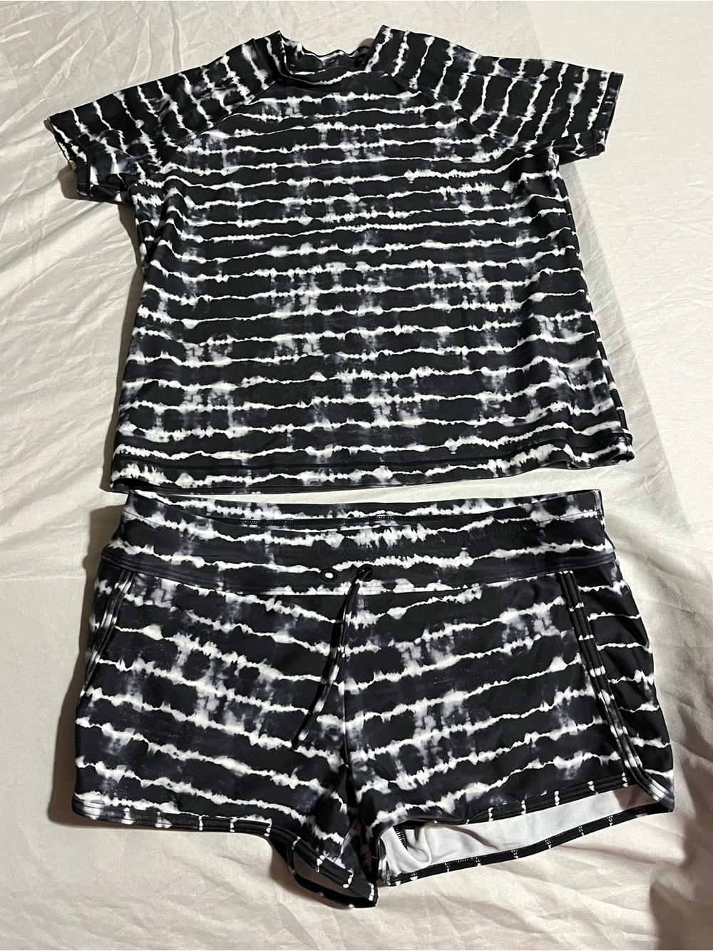 Athleta Kids Black & White Tie-Dye Rashguard Set Girls Size XL 14